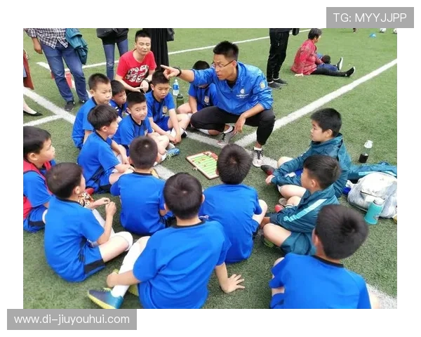 任彪在绿茵场上驰骋展现足球技巧与拼搏精神成就传奇